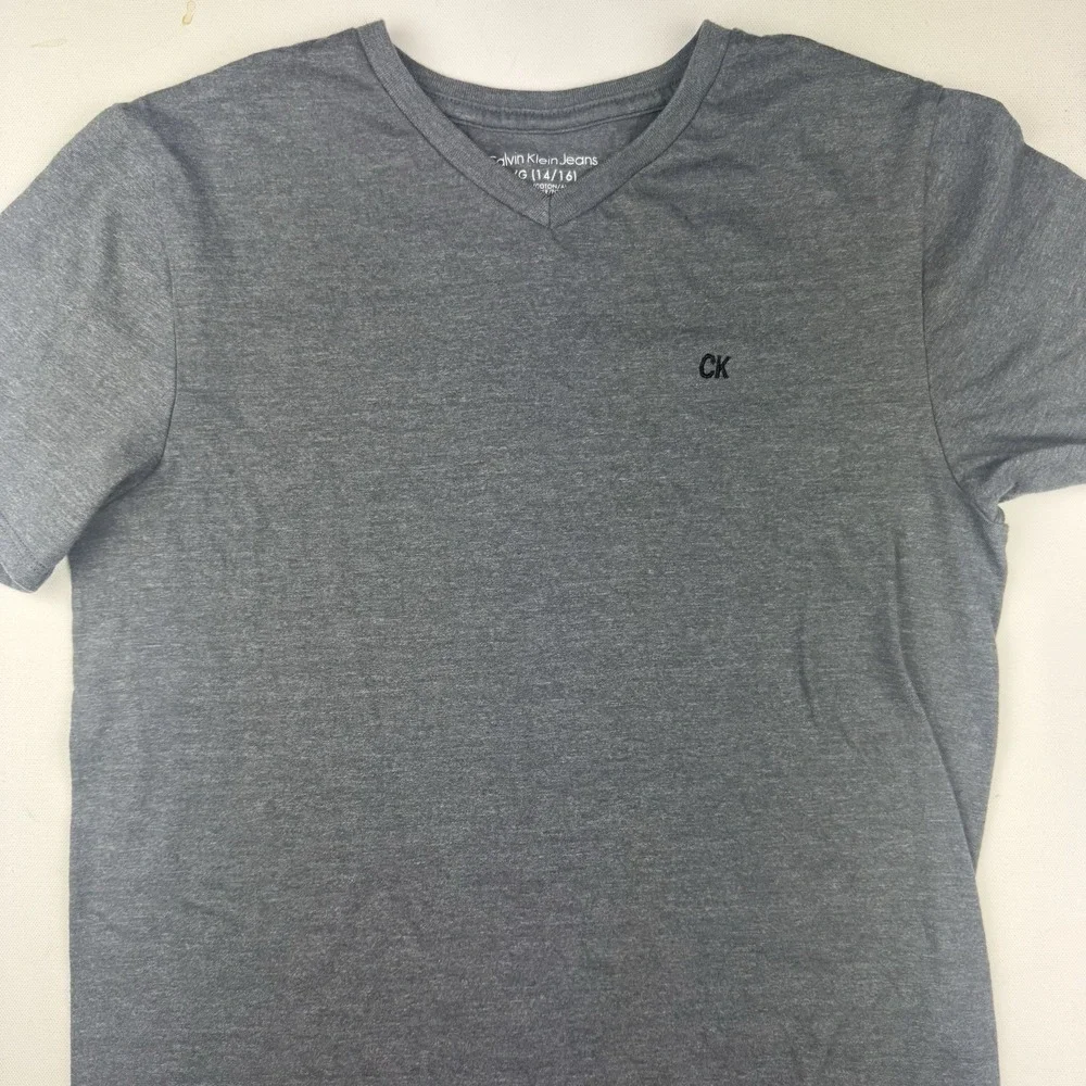 Calvin Klein Jeans Boys L 14 16 Gray V Neck T Shirt Embroidered CK Logo